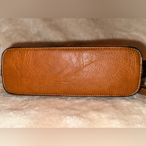 Sam & Hadley Intricate Floral Embroidered Tan Leather Boho Crossbody ShoulderBag - Picture 6 of 11